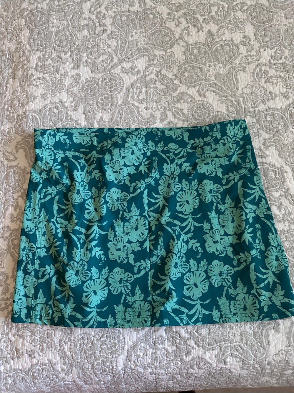 Rip Skirt Hawaii X-Large floral green print NWT